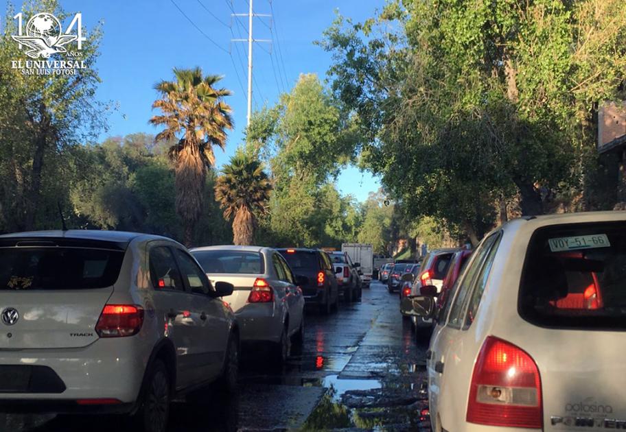 Choque colapsa tráfico en río Santiago