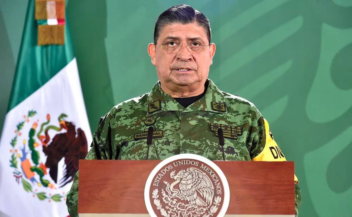 El presidente Andrés Manuel López Obrador aseguró que no tenía conocimiento que el secretario de la Defensa Nacional, general Luis Cresencio Sandoval, haya hecho viajes de lujo al extranjero con cargo al erario. Foto: archivo/EL UNIVERSAL