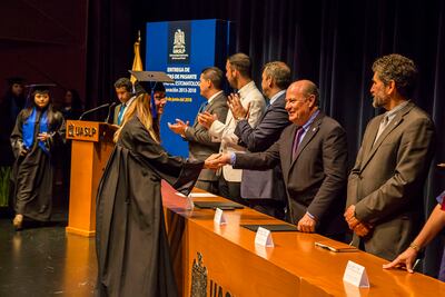 Egresan 108 médicos estomatólogos de la UASLP