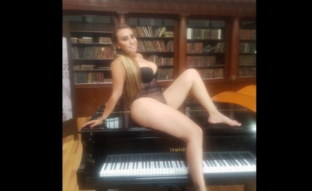 Sin permiso hacen sesión fotográfica en lencería en Palacio Nacional