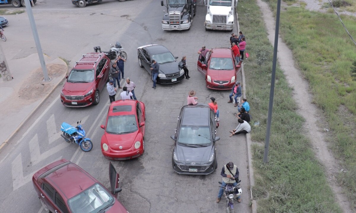 Ante bloqueo en carretera 57, empresas de zona industrial ajustan sus horarios