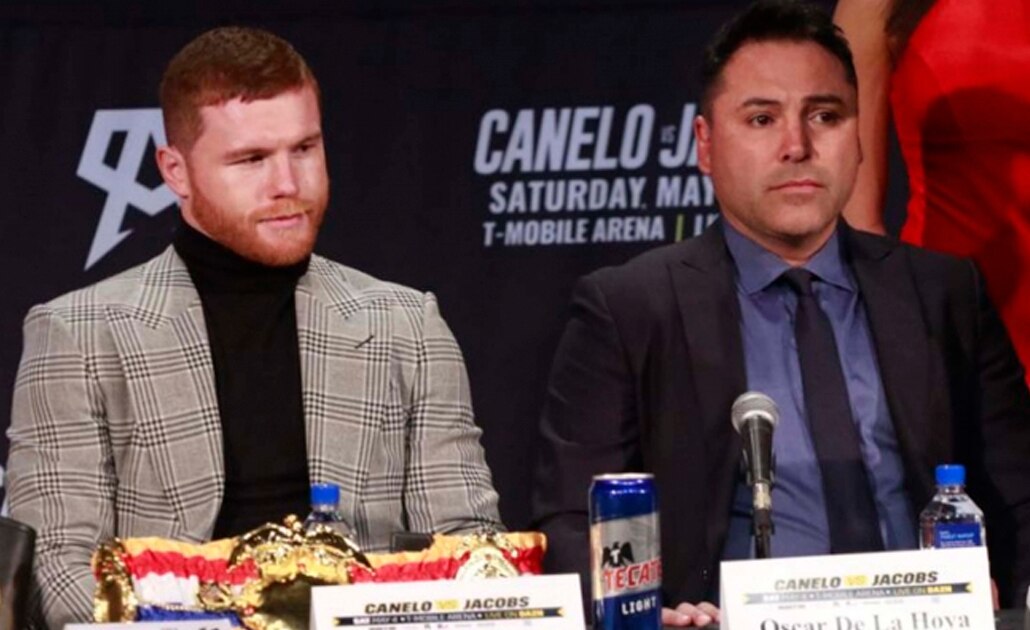 'Canelo' Álvarez califica a su promotor Óscar de la Hoya como desleal