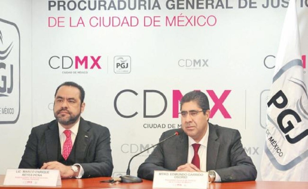 El procurador Edmundo Garrido (der.) aseguró que se actuó conforme a la ley en la detención del actor como probable homicida de la escort Karen. (ESPECIAL)