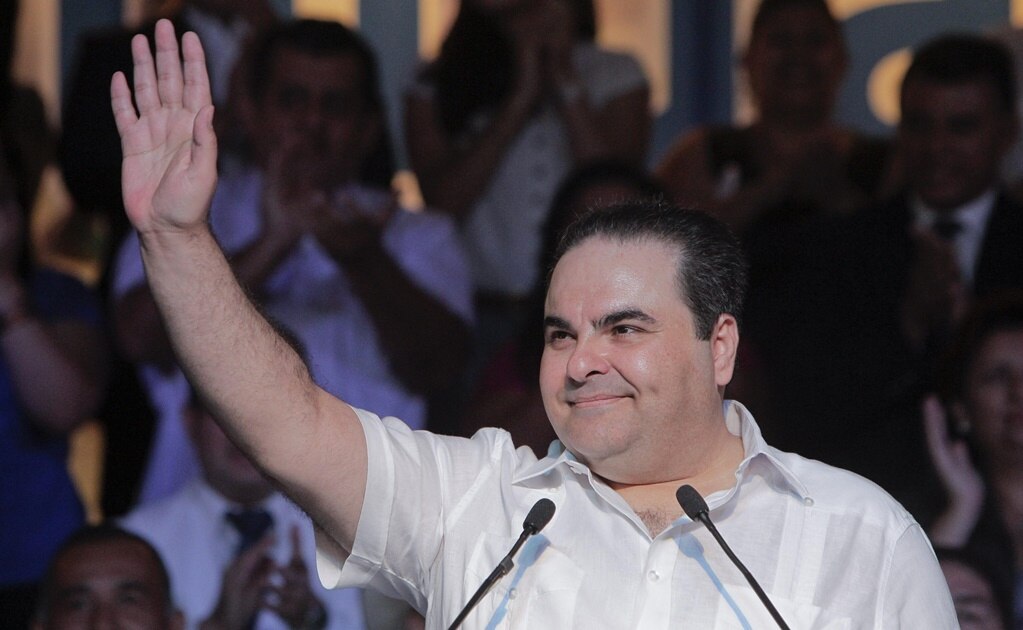 Dan 10 años de cárcel a ex presidente de El Salvador