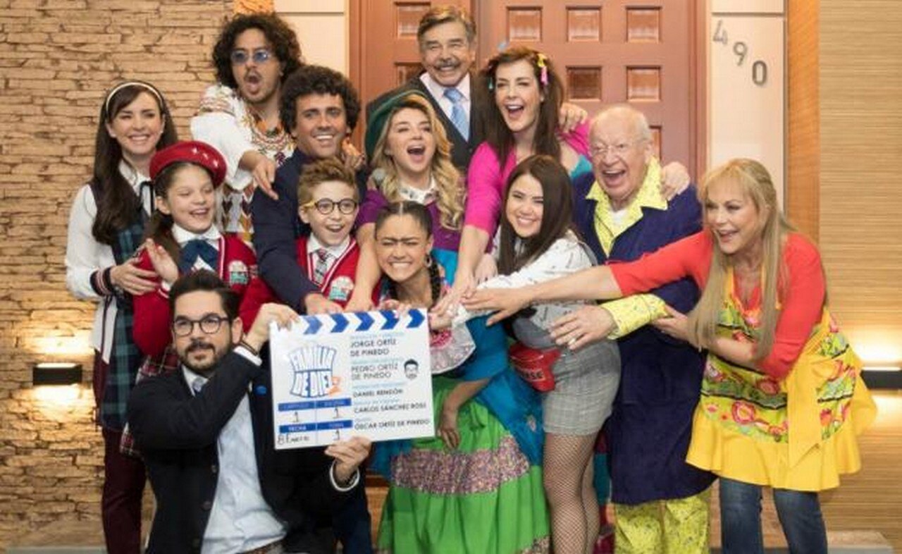 Ortiz de Pinedo arranca grabación de segunda temporada de "Una familia de diez"