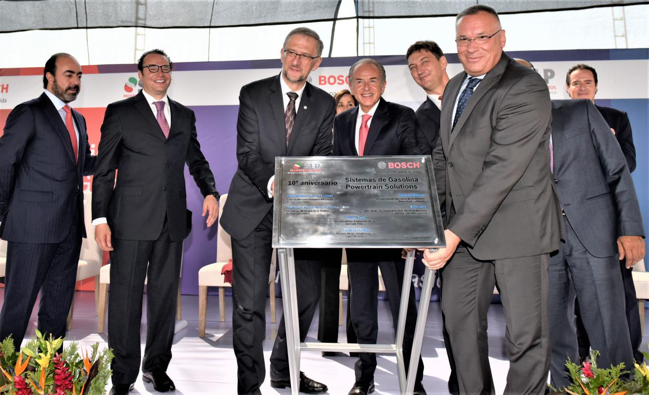 Gobernador reconoce desarrollo de Robert Bosch en su décimo aniversario