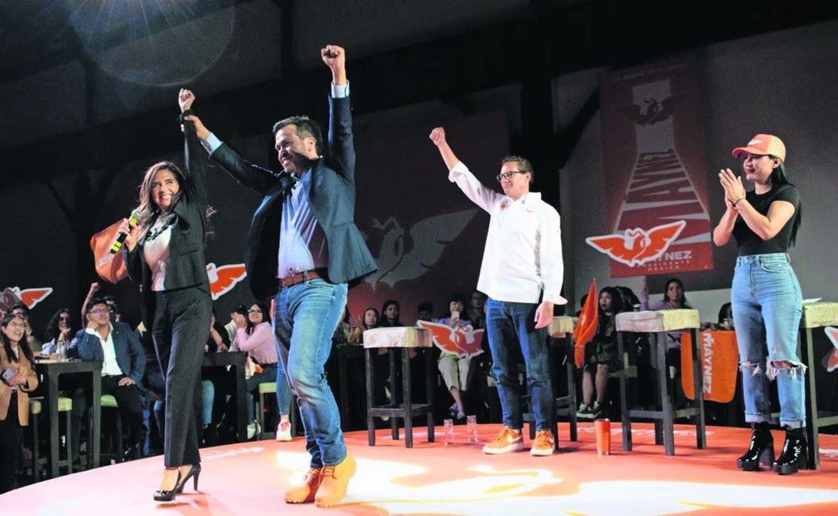 Jorge Álvarez Máynez, candidato presidencial de MC, fue acompañado ayer por Alejandra Barrales, Sandra Cuevas y Salomón Chertorivski. Foto: Abril Angulo