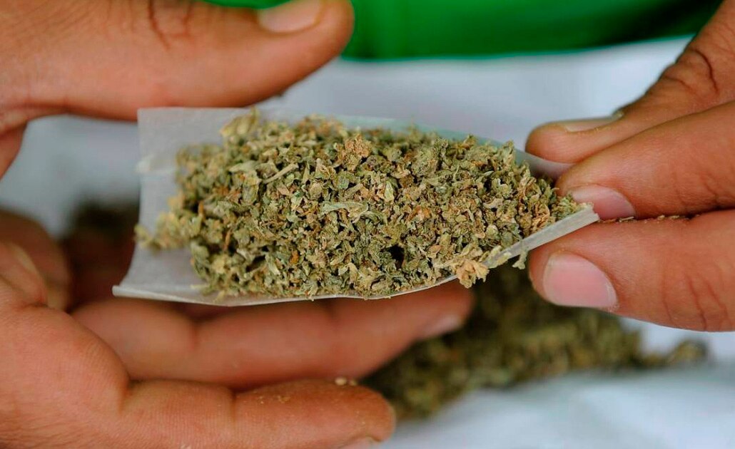 Detienen a hombre por posesión de marihuana