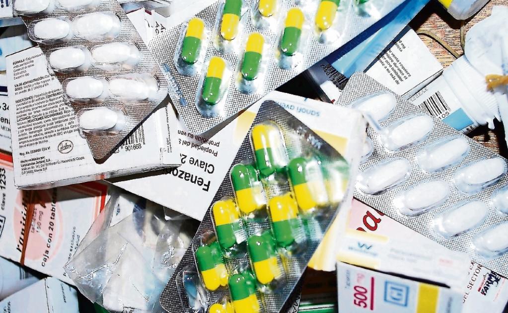 IMSS advierte sobre los riesgos del síndrome de “polifarmacia”