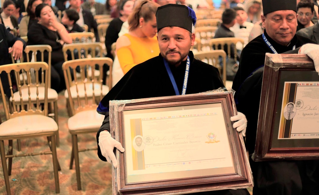 "El Mijis" pensó rechazar Doctorado Honoris Causa