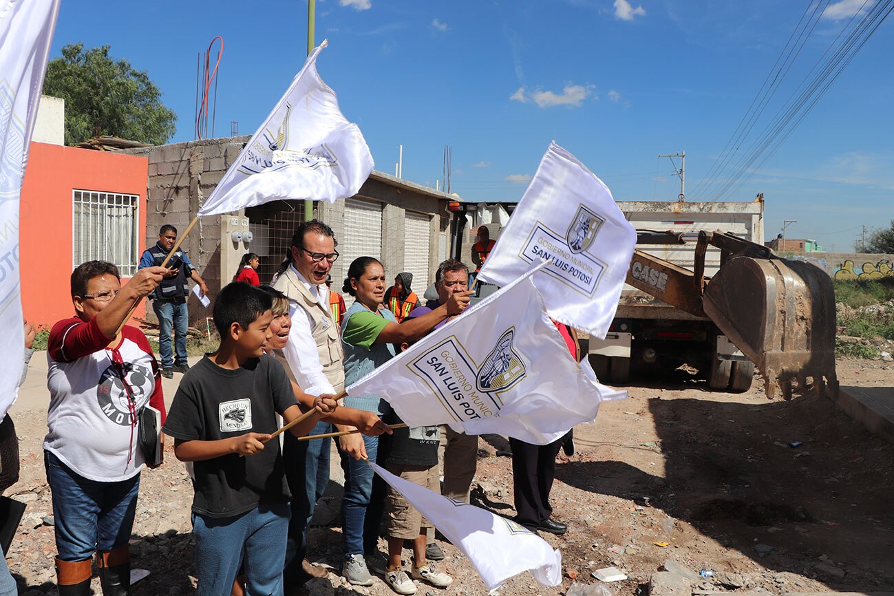 Inicia pavimentación de calle Francisco Carrera Torres
