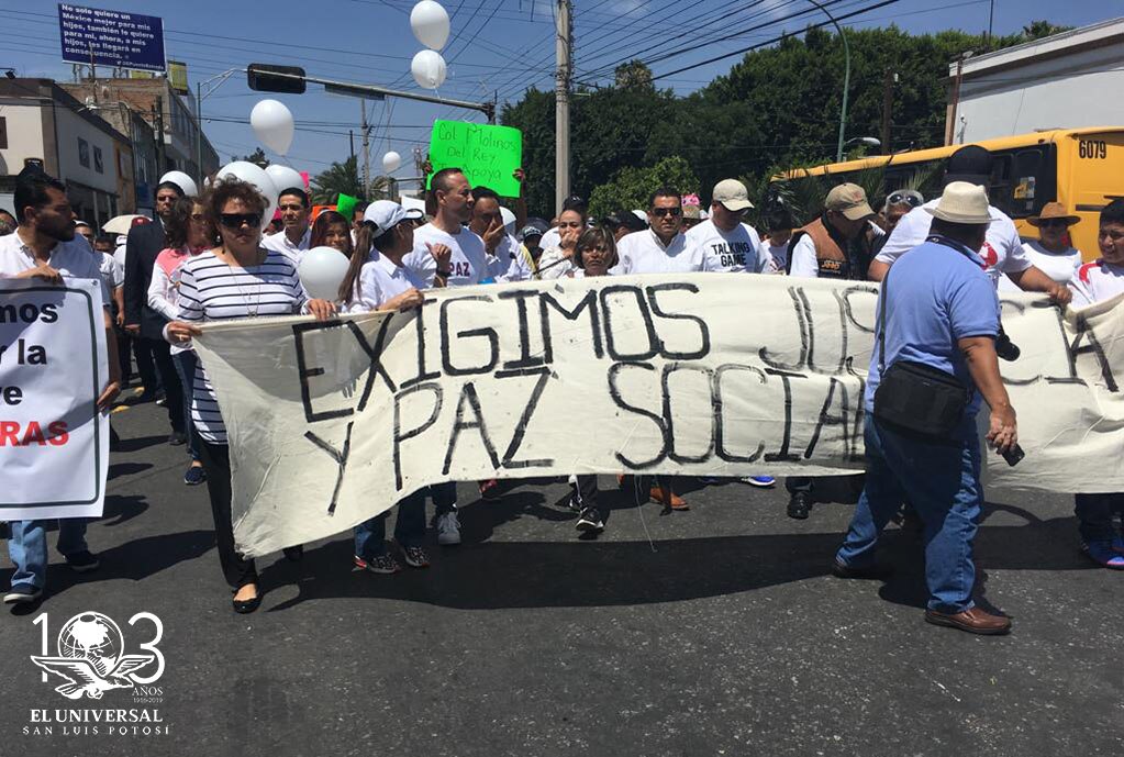 En marcha por La Paz piden alto a la inseguridad, aumento de sueldos y hasta servicio de agua