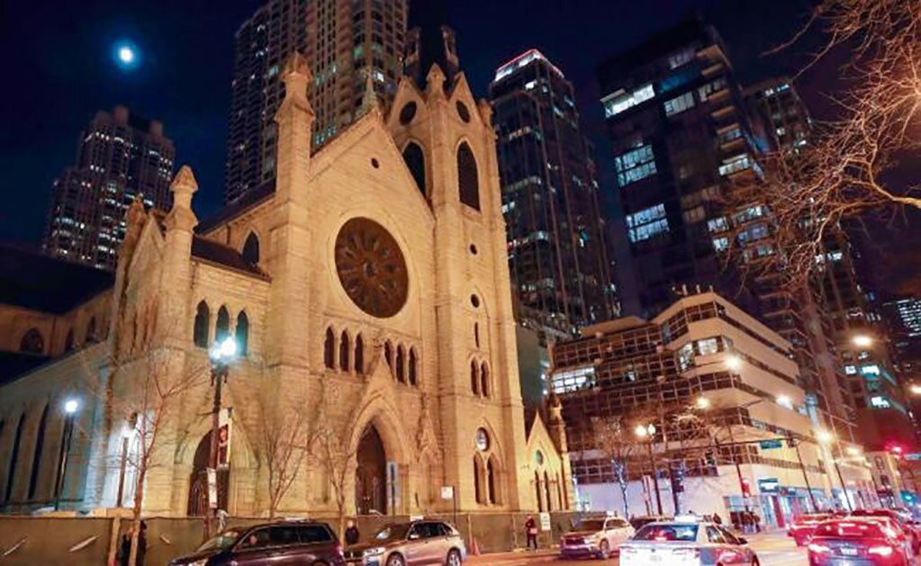 Fiscalía de Illinois revela casos de abuso de 700 curas