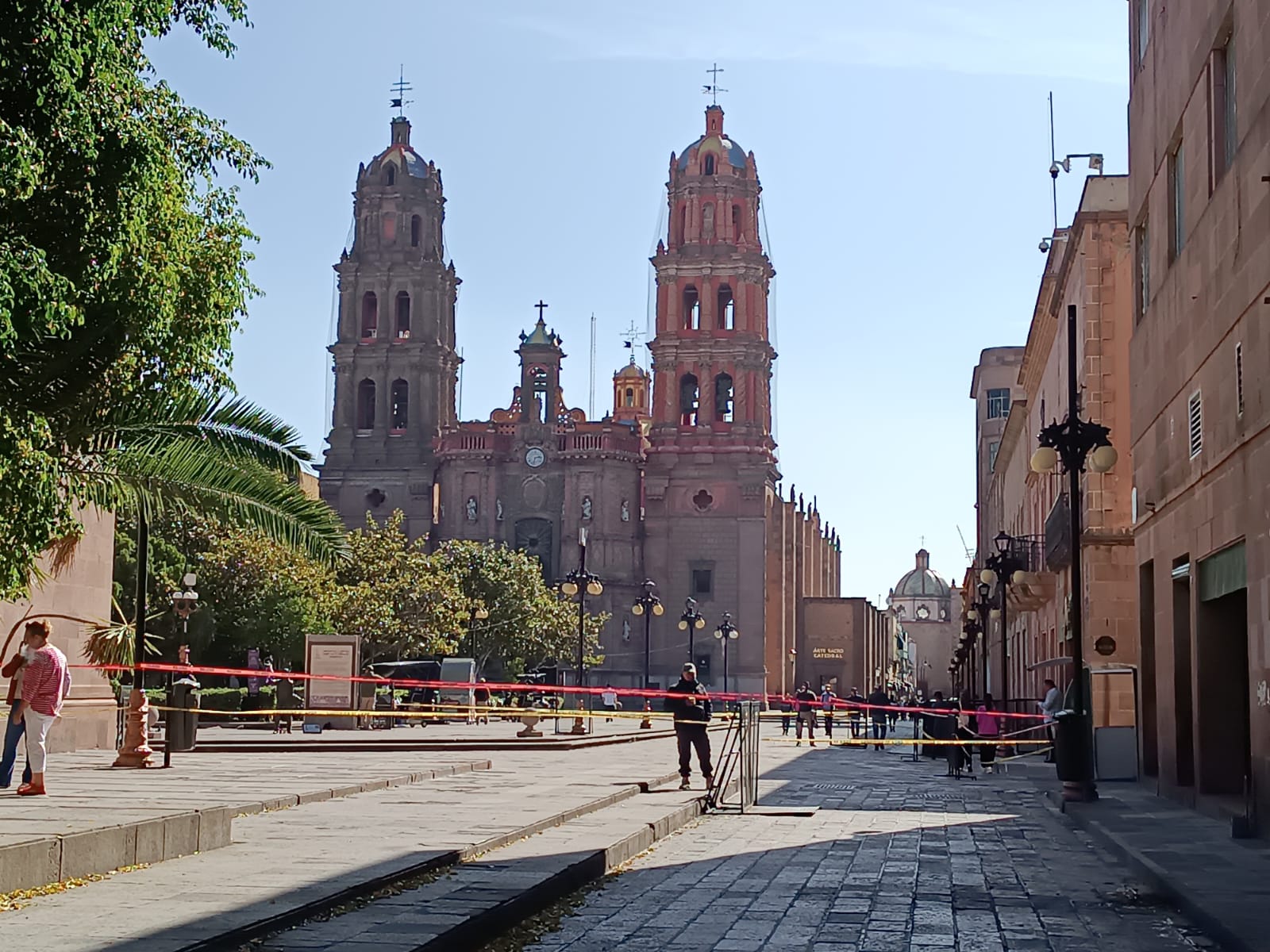 Rodaje de la serie de Netflix "Las Muertas" en el centro de SLP