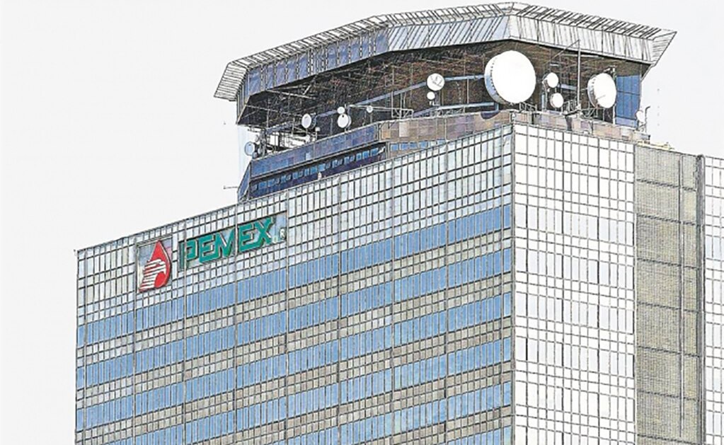 Pago de impuestos de Pemex cae por plan de refinación