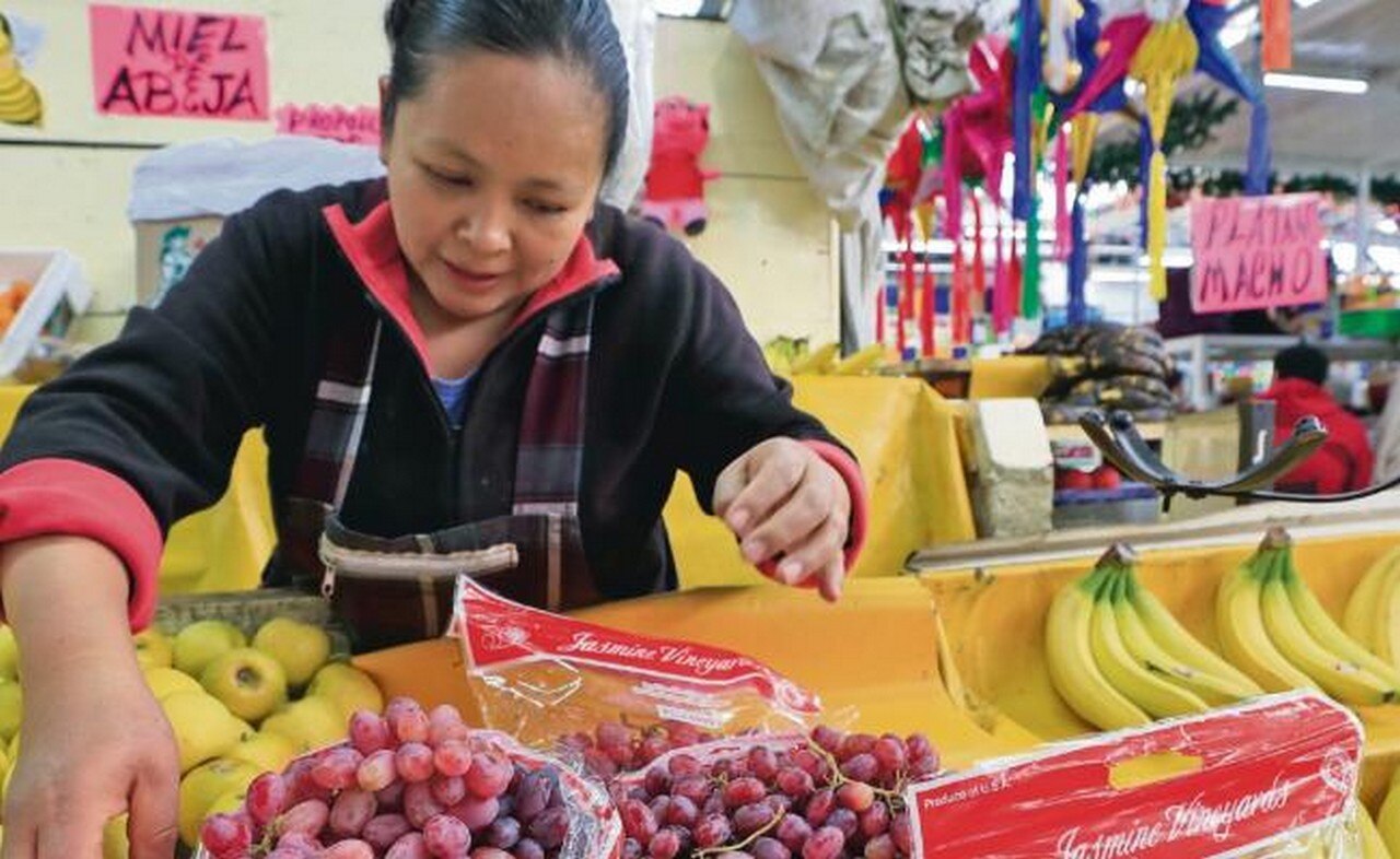  Bajan ventas de uva en mercados
