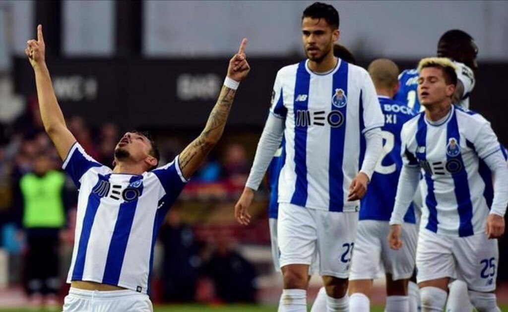 Mexicanos, titulares en goleada del Porto