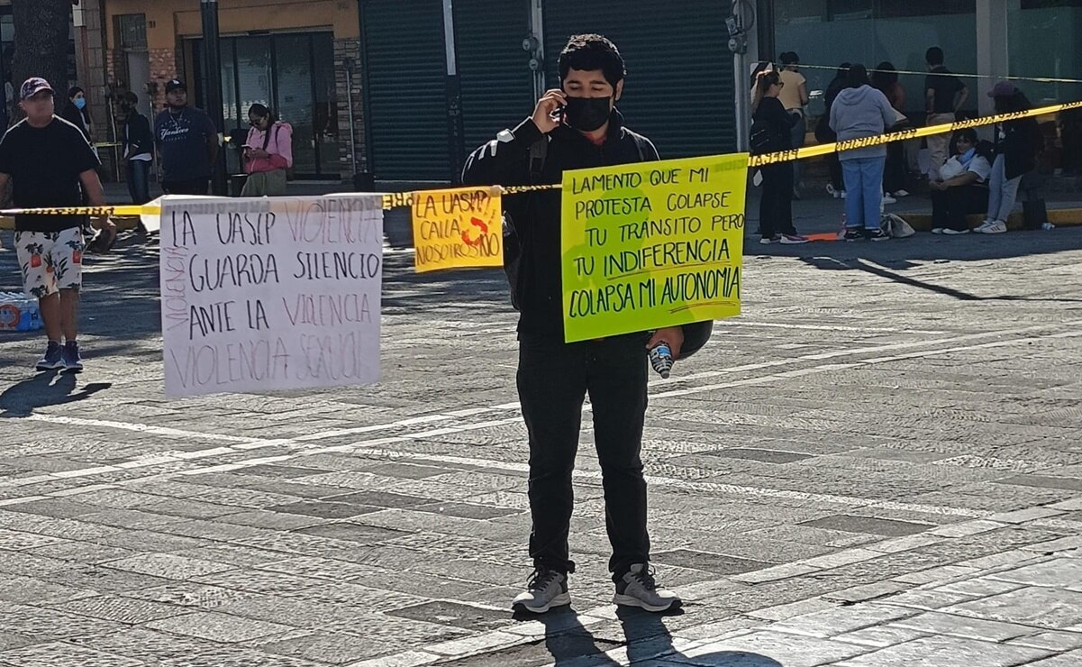Protesta de la comunidad estudiantil de la UASLP. Foto: Jazmín Ramírez