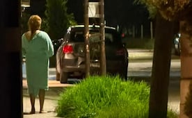 Localizan a mujer con bata de hospital deambulando descalza en la capital de SLP; vecinos alertan a autoridades
