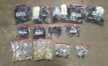 Localizan droga y pipas de cannabis en aeropuerto