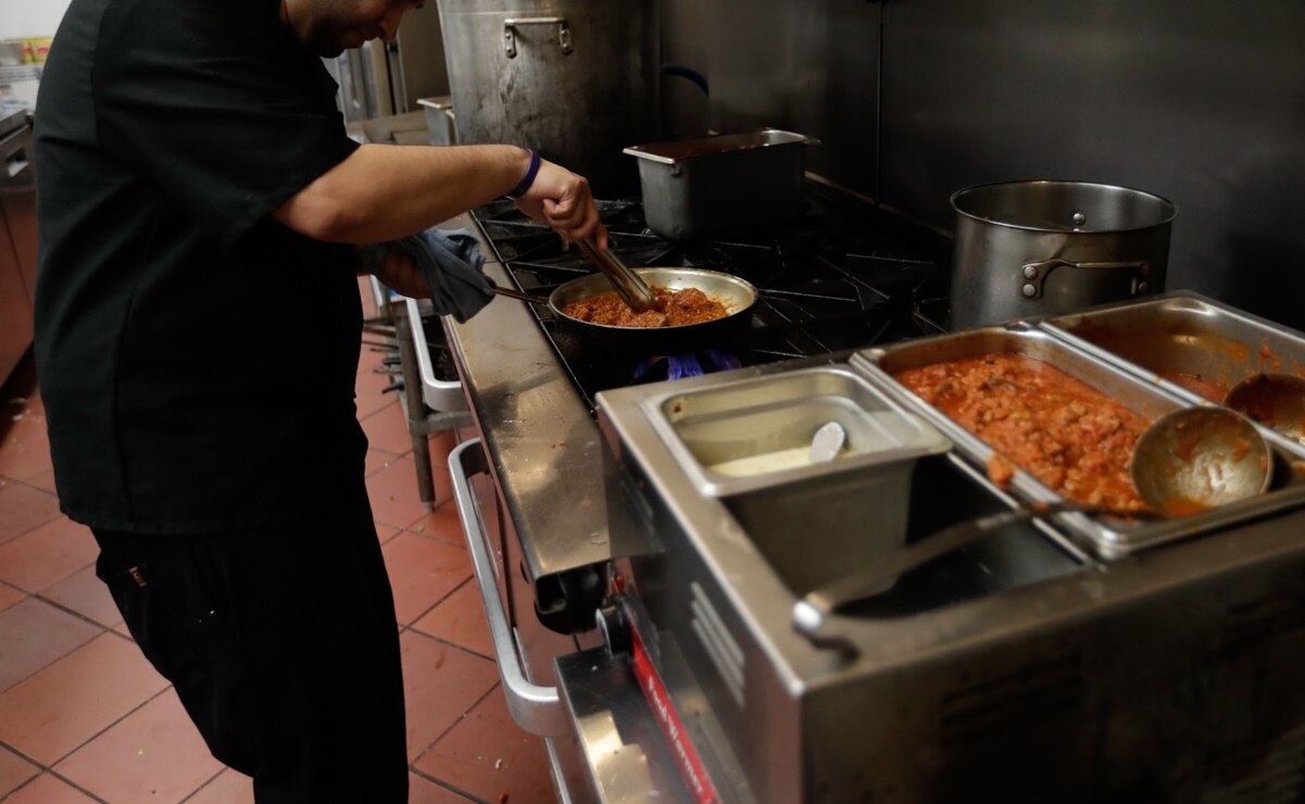 Restaurantes potosinos adoptan alternativas para reducir uso de gas LP y no encarecer platillos