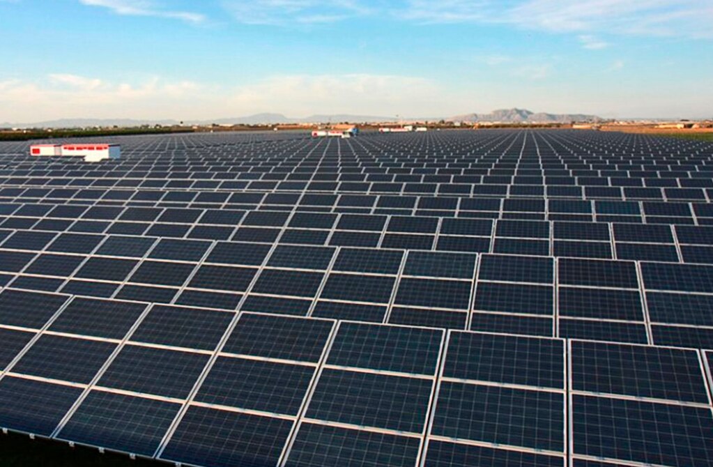 Oficialía Mayor de Gobierno proyecta inversión en paneles solares para escuelas