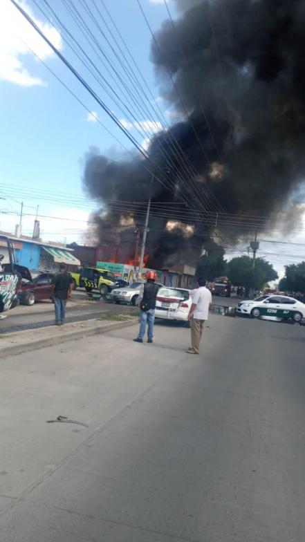 Se registra incendio en centro de reciclaje en la capital de San Luis