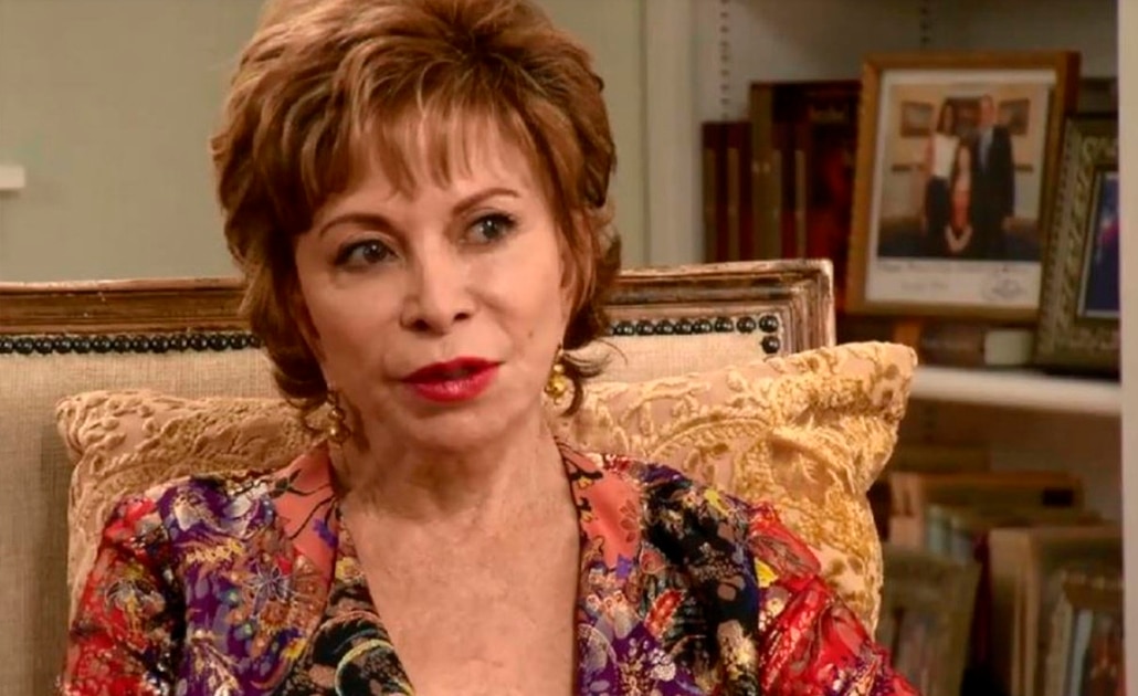 Isabel Allende: Tengo la responsabilidad de no escribir nada que inspire a algún psicópata