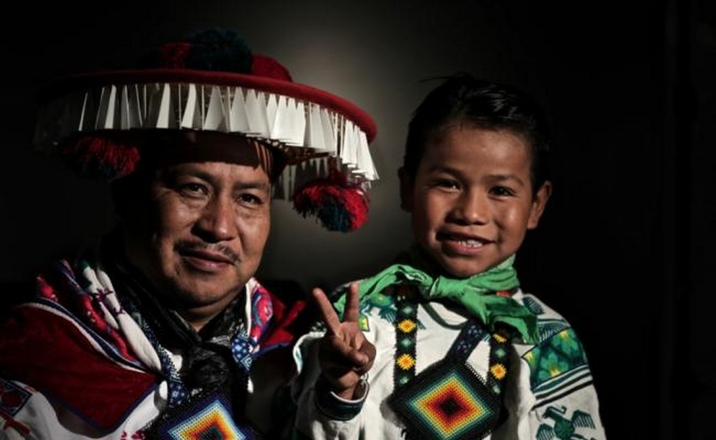Los wixaritari son gente muy orgullosa de su cultura, de su pureza de sangre. (Foto: Luis Arango/Agencia Pinhole)