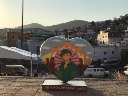 Con corazones gigantes, promueven Pueblos Mágicos de San Luis Potosí