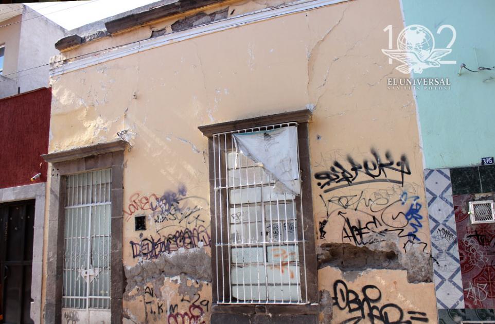 Viviendas en riesgo de colapso y nadie puede intervenir: INAH