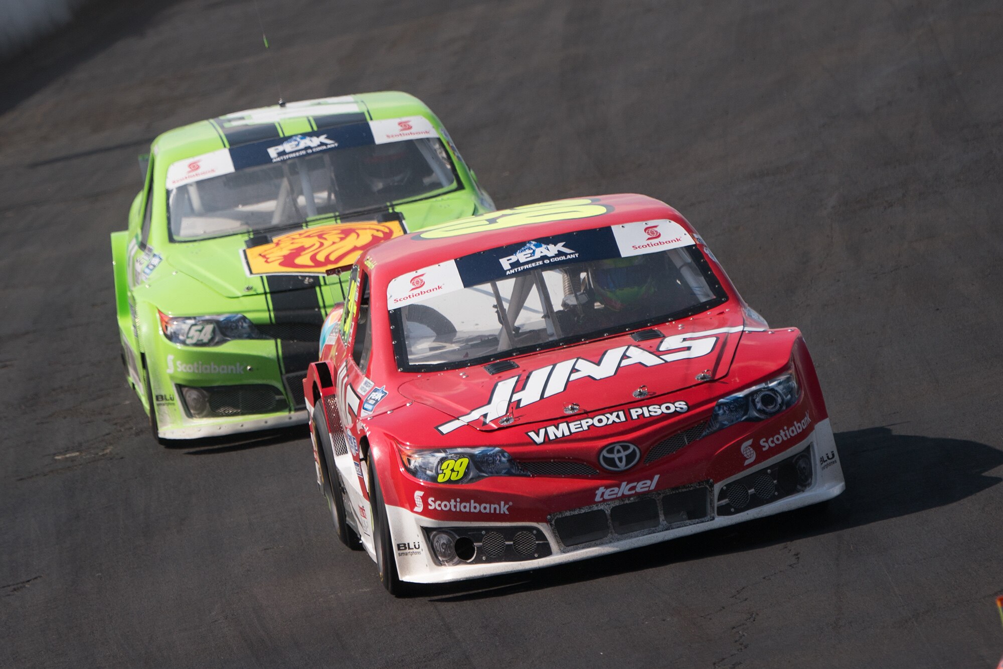 Buen balance para los Barrales en NASCAR México