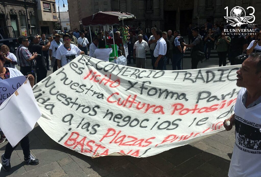 Comerciantes realizan marcha hacia la CEDH