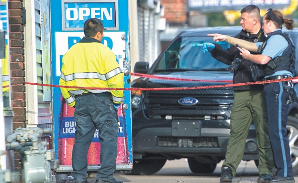 Fallecen mexicanos en tiroteo en Kansas; descartan motivos raciales