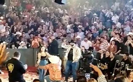 VIDEO. ¡Viva el amor! Pareja se compromete durante concierto de Carín León en la Fenapo