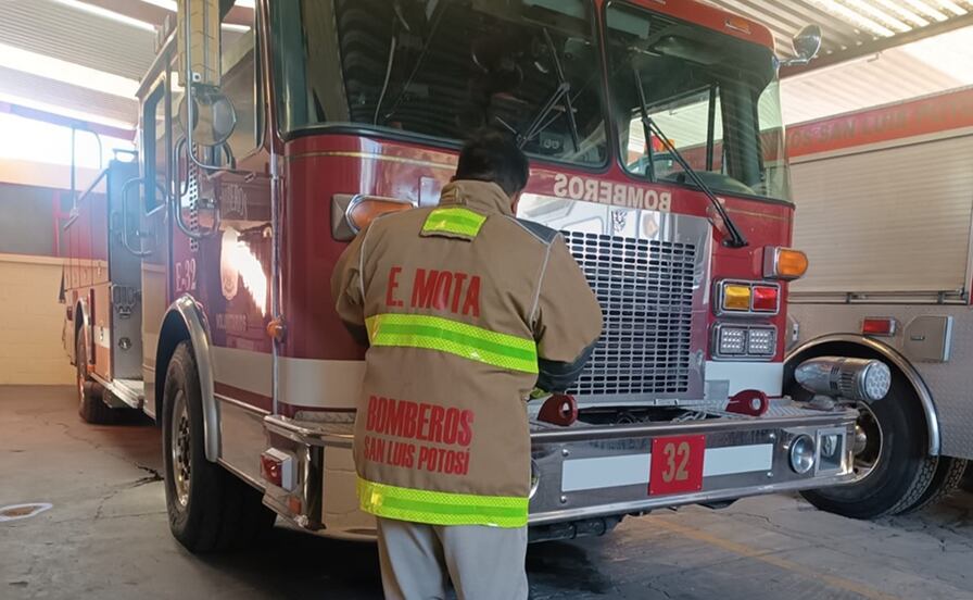 Por precariedad y falta de personal, bomberos en San Luis Potosí operan al 50 por ciento