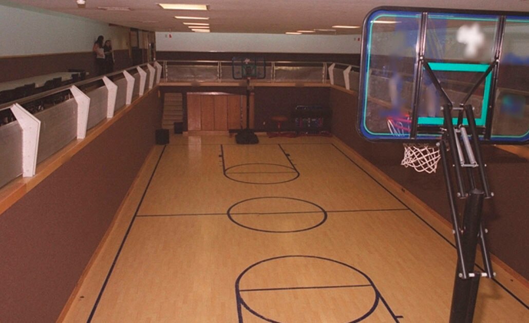 Arrestan en EU a entrenador de baloncesto juvenil por 28 delitos sexuales