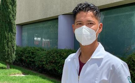 AMLO entrega presea “Miguel Hidalgo” a enfermero de SLP