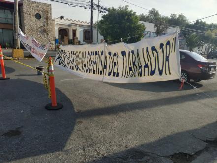 Continúa bloqueo parcial del SITTGE en Avenida Venustiano Carranza