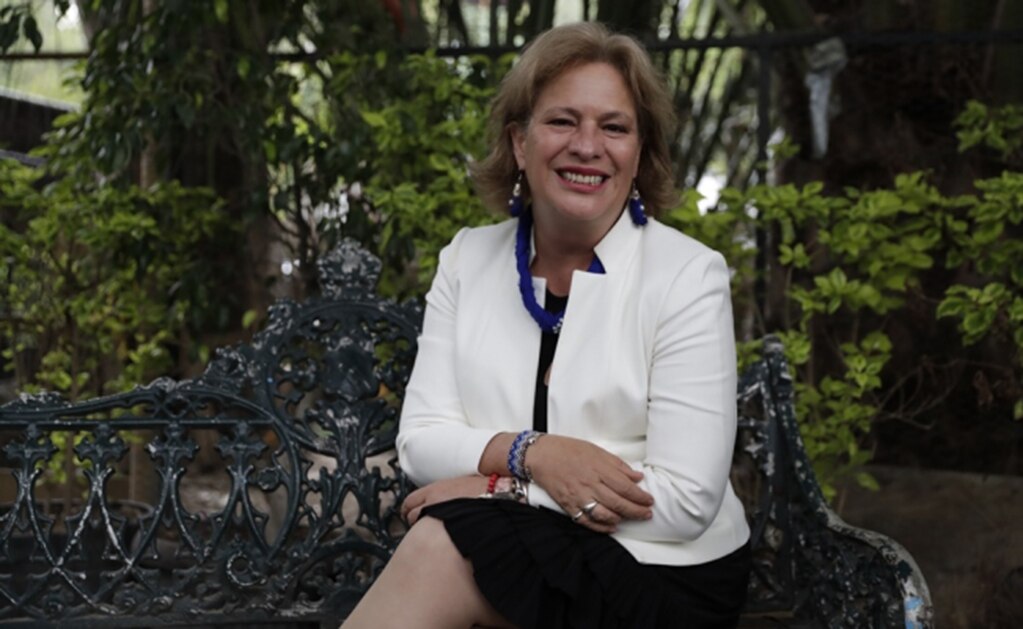 Sale Josefa González-Blanco de Semarnat tras un escándalo y 16 mil despidos