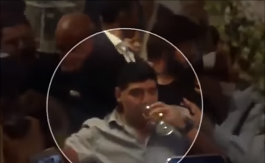 Maradona en estado lamentable en Napoli