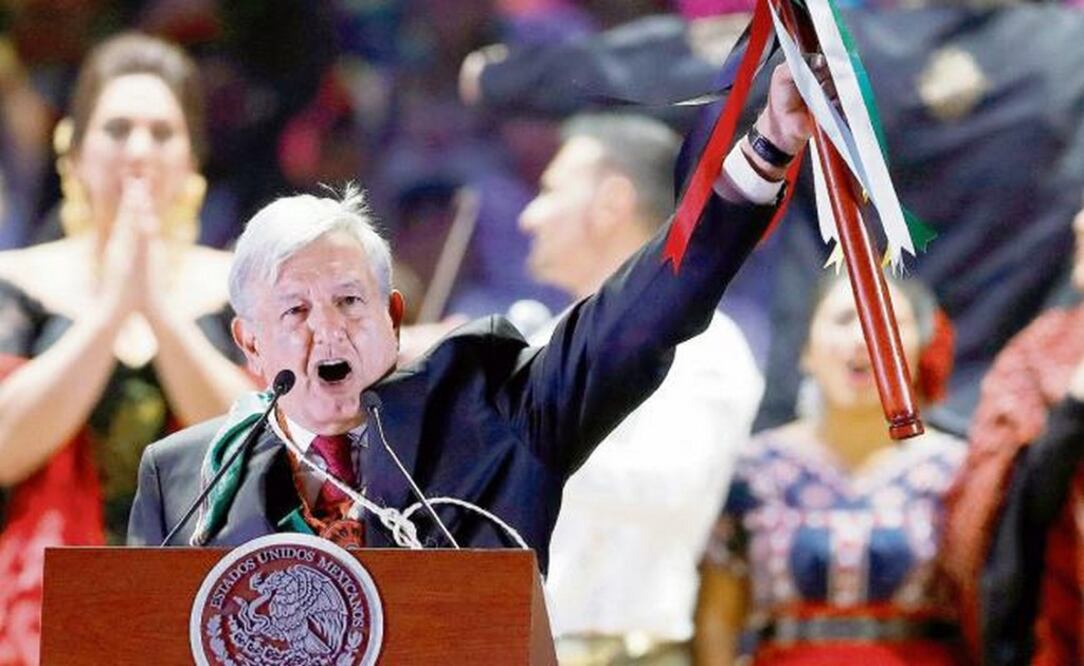 El presidente Andrés Manuel López Obrador cerró su discurso en la Plaza de la Constitución con el grito: “¡Que viva México!”. Edgard Garrido. REUTERS
