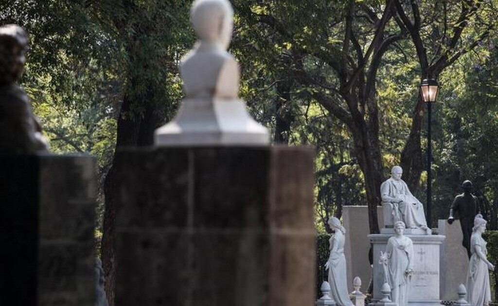  Roban hasta a los muertos en la Ciudad de México