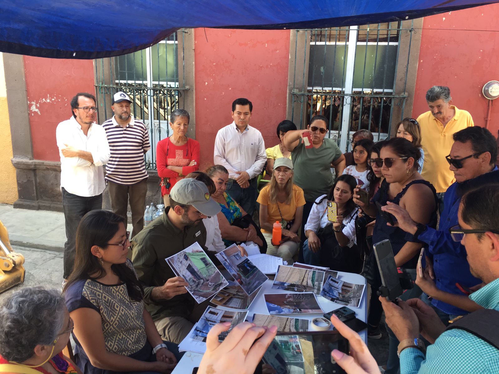 Exigen vecinos a la Seduvop presente proyecto de rehabilitación del Barrio San Miguelito