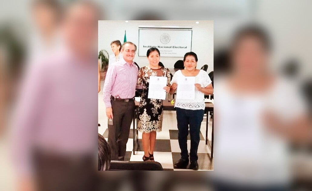 Entrega INE constancia de mayoría a Bernarda Reyes