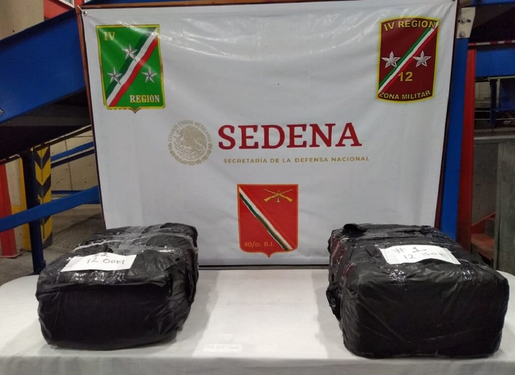 Aseguran 24 kilos de marihuana en aeropuerto de SLP