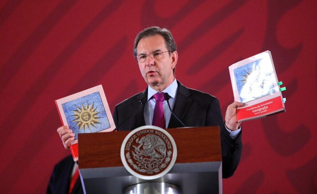 Triunfo electoral de AMLO se menciona en libros de texto gratuito