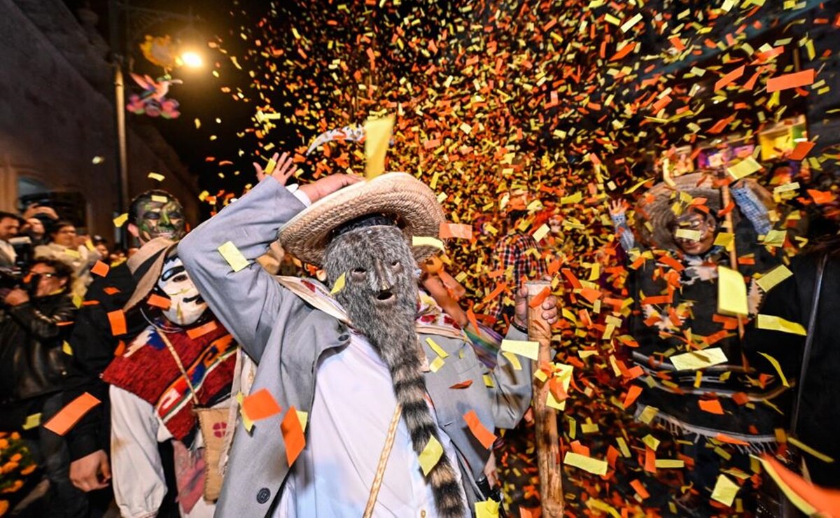 Xantolo potosino conquista Zacatecas con su misticismo en el gran desfile de Día de Muertos