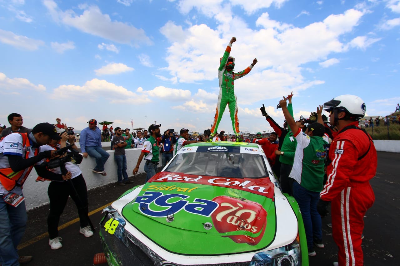 Salvador de Alba Jr. conquistó Guadalajara en NASCAR México
