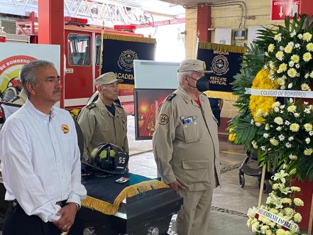 Da su último recorrido Carlos Abad, bombero potosino fallecido en servicio